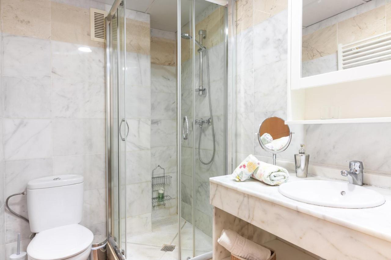 מאלגה Sea & Wave Adela Boutique Apartment מראה חיצוני תמונה
